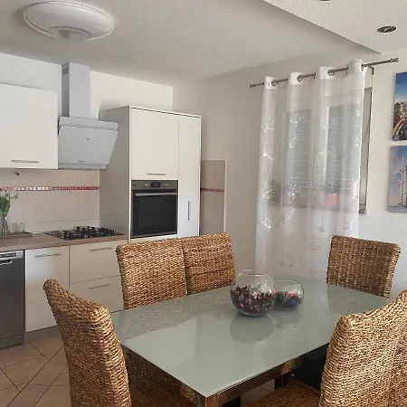 Tina * Rogoznica (Sibenik-Knin)