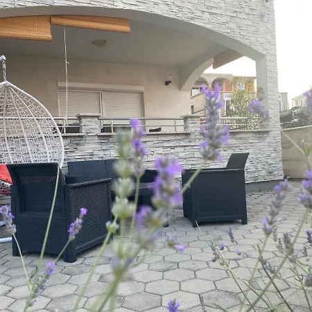 Tina Apartment *