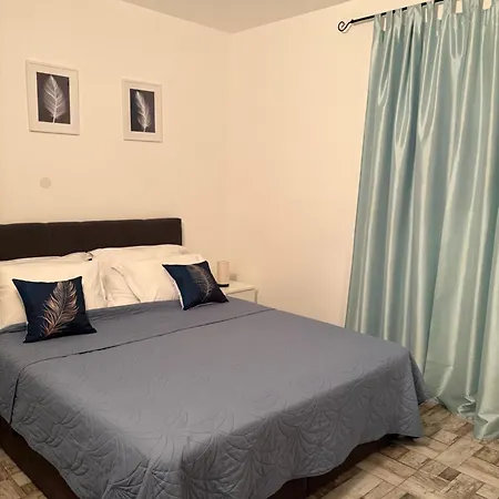 Tina * Rogoznica (Sibenik-Knin)