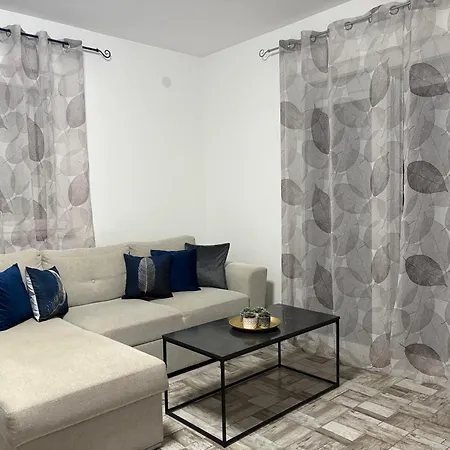 Tina * Rogoznica (Sibenik-Knin)