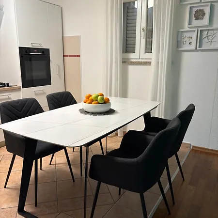 Apartment Tina *