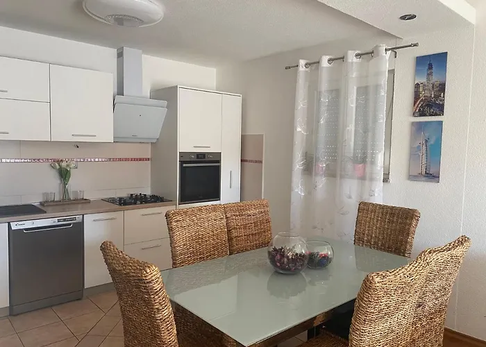 Tina * Rogoznica (Sibenik-Knin)