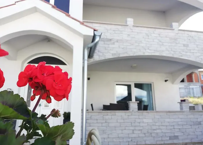 Tina * Rogoznica (Sibenik-Knin)